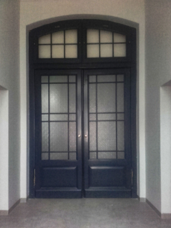 renowacja drzwi drewnianych, renowacja drewna, drzwi wejściowe renowacja, drzwi zewnętrzne renowacja