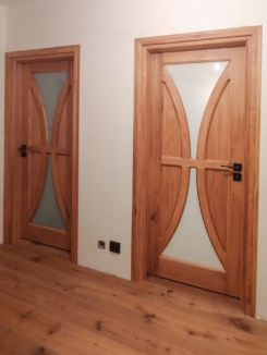 drzwi wewnętrzne drewniane, drzwi wewnętrzne na wymiar, drzwi z ościeżnicą, drzwi wewnętrzne ze szkłem