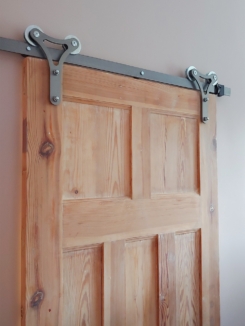 drzwi wewnętrzne, drzwi z drewna, drzwi drewniane, drzwi przesuwne z drewna